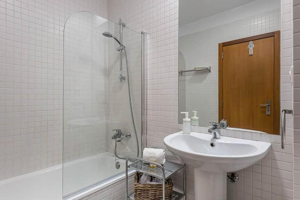 Loule 246 - 1 Bedroom Apartment - Parking Porto Exterior photo